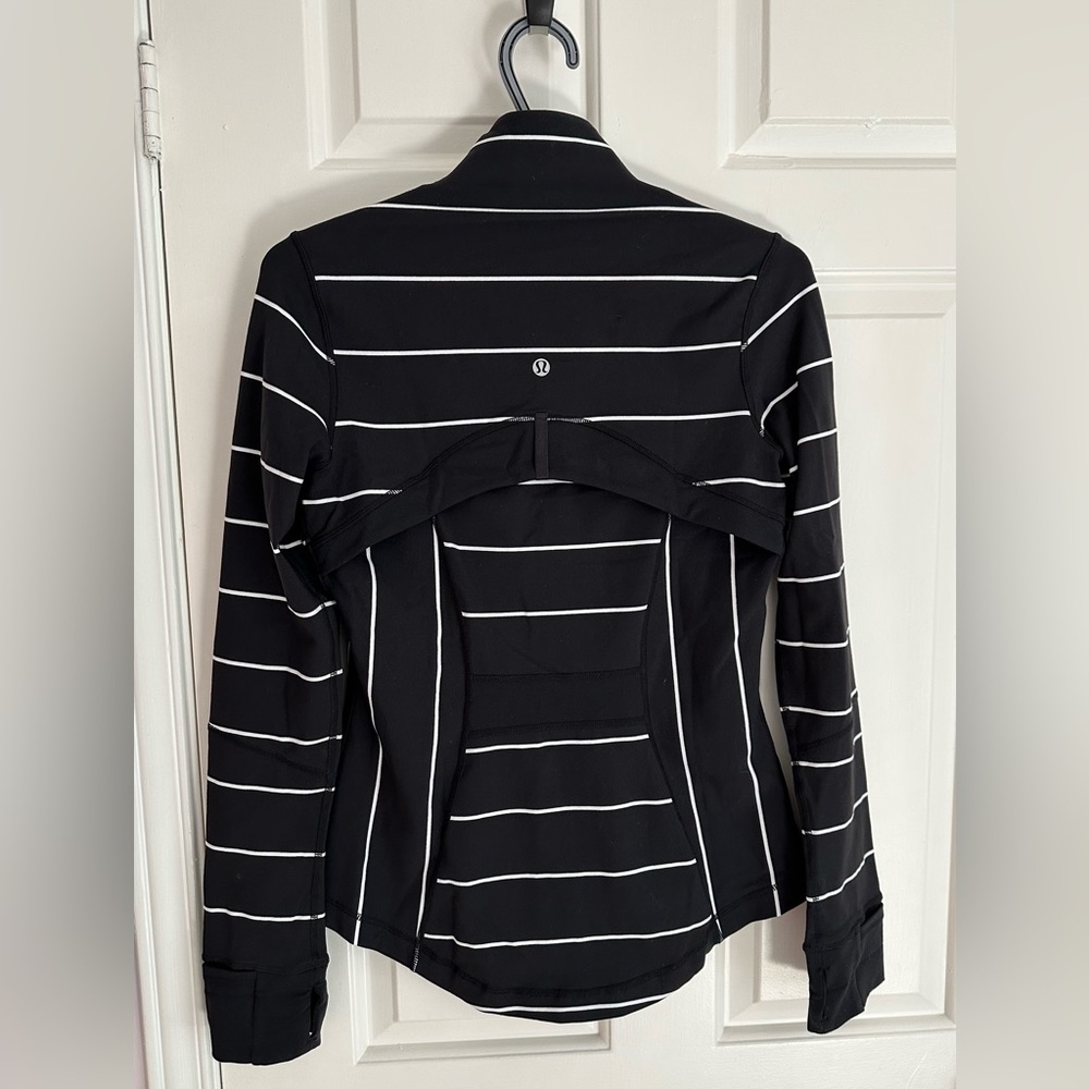 Lululemon Define Jacket - Picture 2 of 6